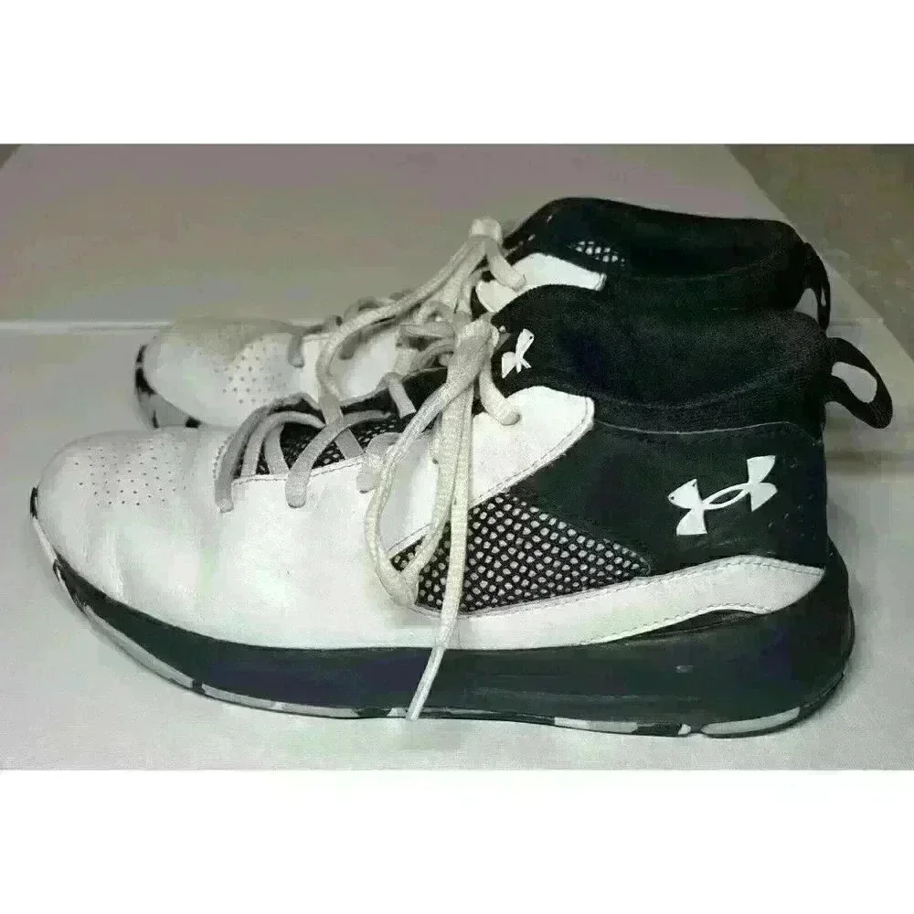 UNDER ARMOUR LOCKDOWN 5 - Youth Boy's Black White Basketball Shoes Sneakers-5.5Y